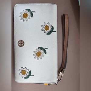 Tory Burch Robinson Embroidered Zip Continental Wallet